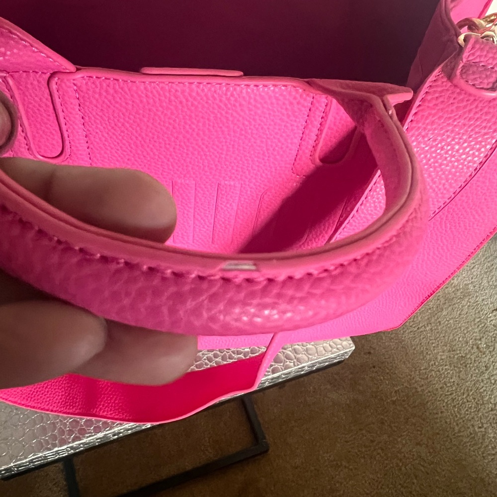 HOUSE OF REHAB  BLACK OWNED Pink FAUX LEATHER PEBBLE MEDIUM tote - Picture 8 of 17
